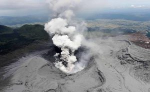 阿蘇山噴火の写真