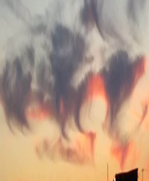 地震雲の投稿写真の加工写真