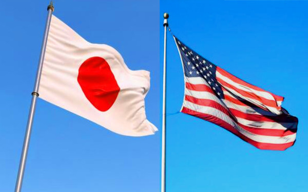 日本国旗とアメリカ国旗の写真