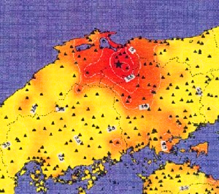 鳥取県西部地震(M7.3 震度6強)の画像